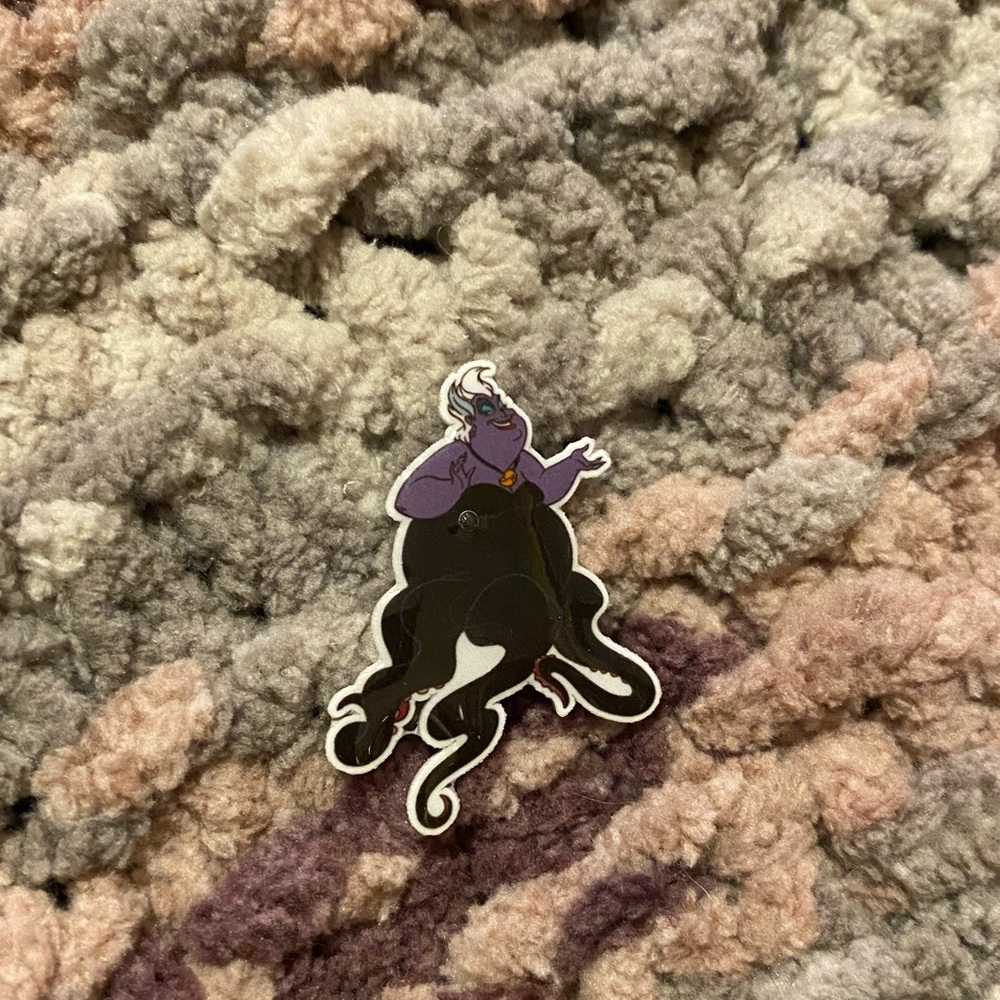 Ursula epoxy pin